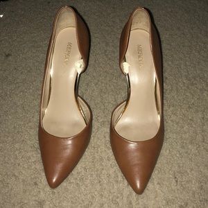 Cognac brown pumps